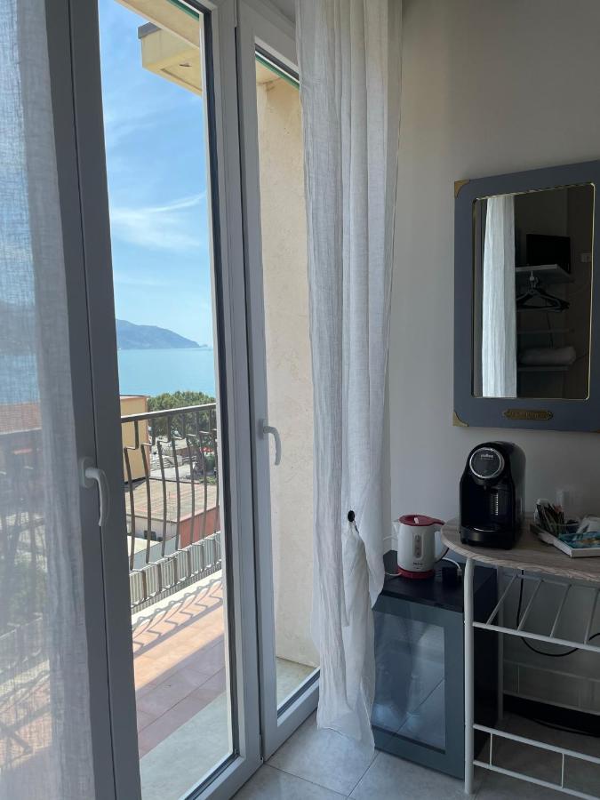 La Casa Sul Mare - Monterosso - Cinque Terre Hotel Monterosso al Mare Bagian luar foto