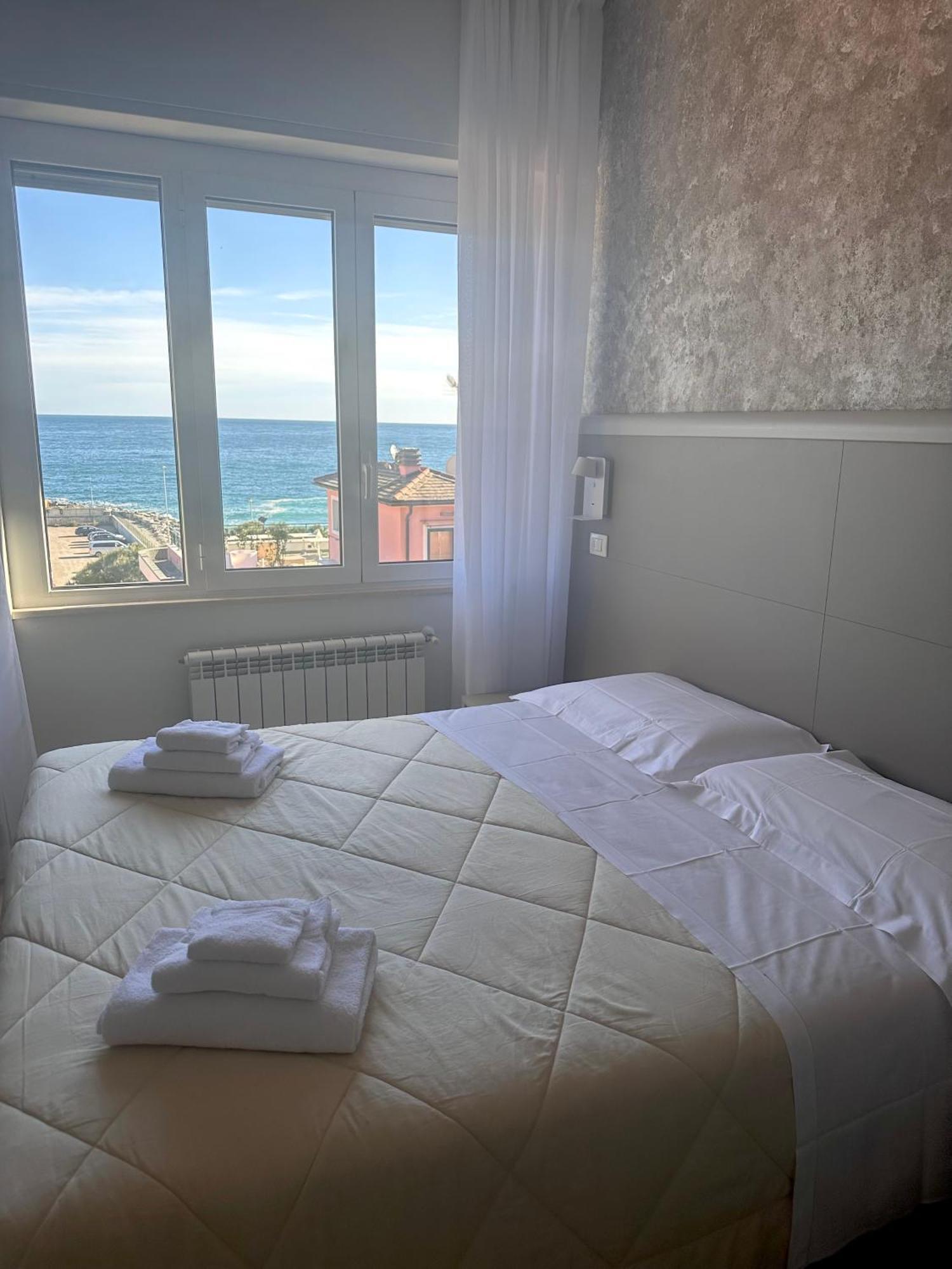 La Casa Sul Mare - Monterosso - Cinque Terre Hotel Monterosso al Mare Bagian luar foto